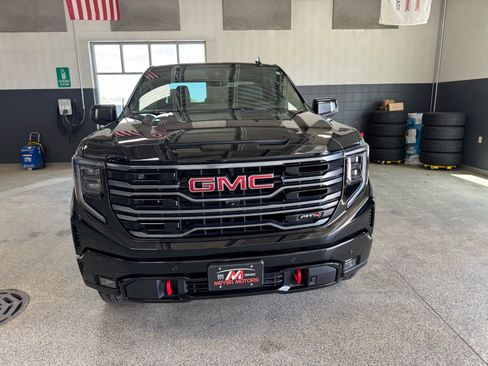 Used 2025 GMC Sierra 1500 AT4 w/ Technology Package AWD/4WD image 2