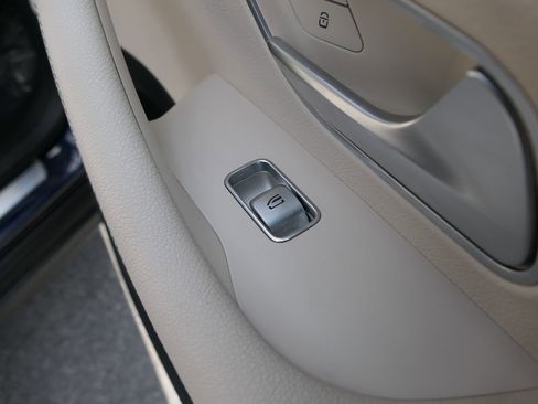 Used 2021 Mercedes-Benz GLE 350 4MATIC image 31