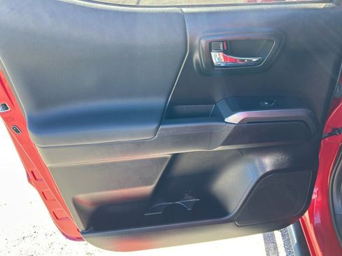 Used 2021 Toyota Tacoma TRD Off-Road image 28