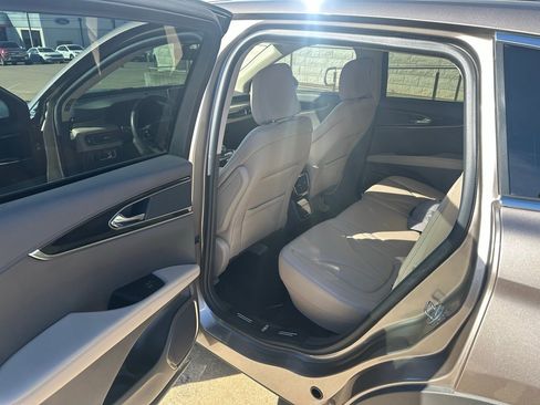 Used 2021 Lincoln Nautilus FWD image 9