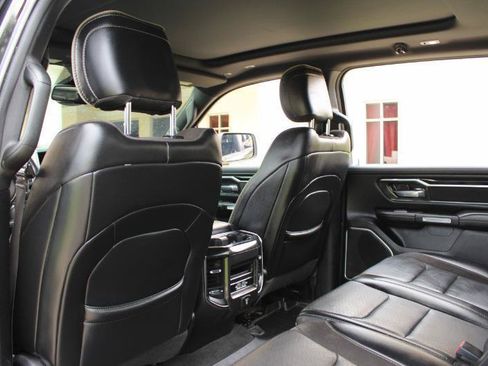 Used 2019 RAM 1500 Laramie w/ Sport Appearance Package AWD/4WD image 39