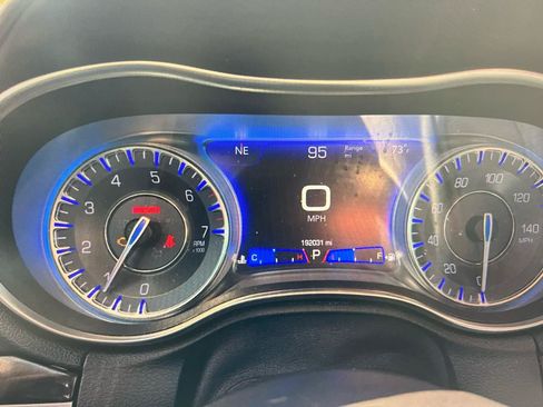 Used 2019 Chrysler 300 Limited RWD image 20