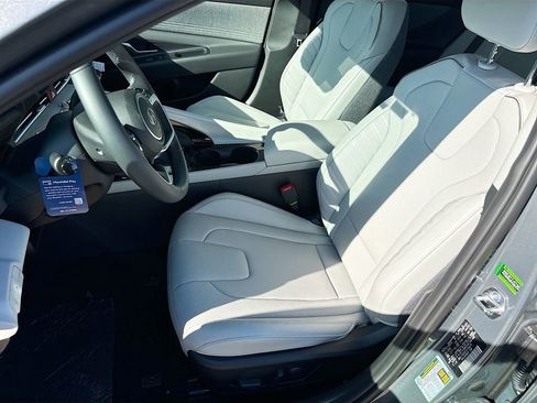 New 2026 Hyundai Elantra Limited image 22