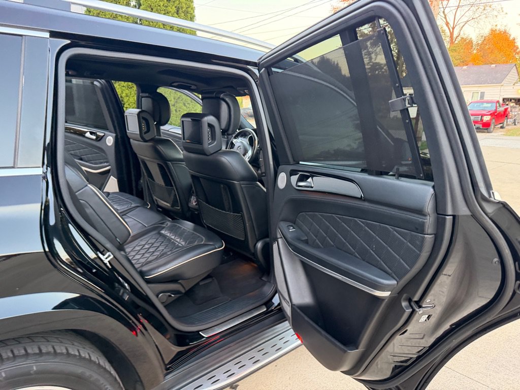 Used 2013 Mercedes-Benz GL 550 4MATIC image 11
