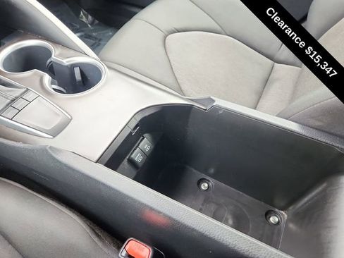 Used 2022 Toyota Camry LE image 40