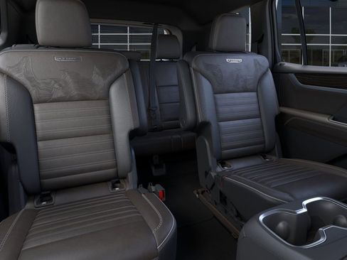 New 2026 GMC Acadia Denali Ultimate AWD/4WD image 17