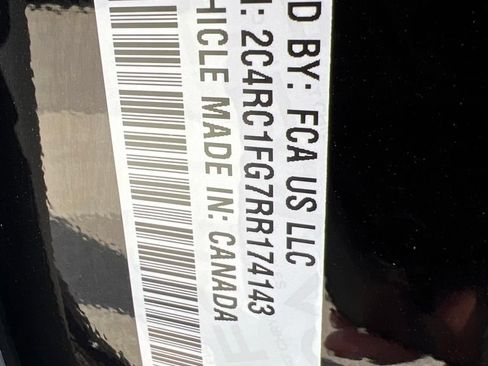 Used 2024 Chrysler Pacifica Touring FWD image 27