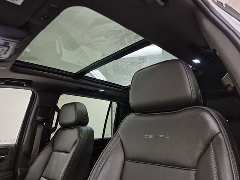 Certified 2022 GMC Yukon XL Denali w/ Denali Premium Package image 19