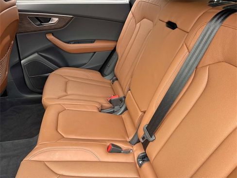 Used 2025 Audi Q8 Prestige image 18