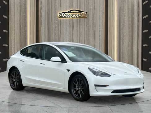 Used 2023 Tesla Model 3 Standard Range RWD image 1