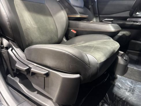 Used 2024 Nissan Ariya FWD image 65