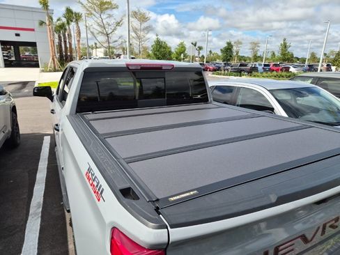 Used 2024 Chevrolet Silverado 1500 LT Trail Boss w/ Convenience Package II image 12