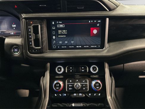 Used 2023 GMC Yukon XL Denali AWD/4WD image 29