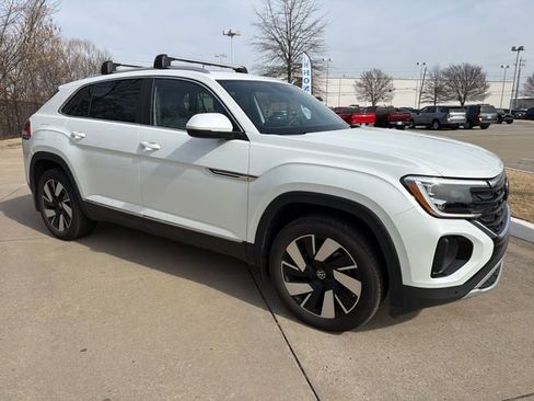 Used 2024 Volkswagen Atlas Cross Sport SEL image 7