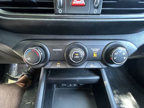 Used 2021 Kia Forte LXS FWD image 19