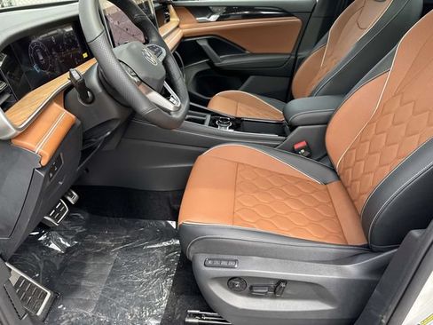 New 2026 Volkswagen Tiguan SEL R-Line AWD/4WD image 14