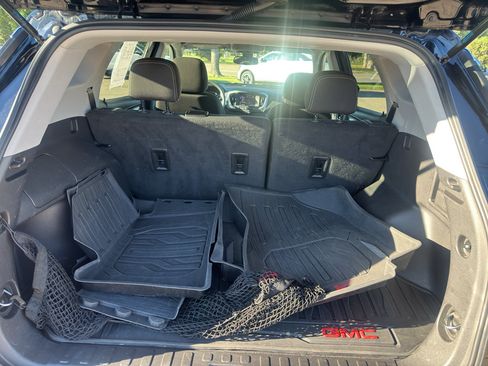 Used 2022 GMC Terrain SLE w/ Driver Convenience Package AWD/4WD image 7