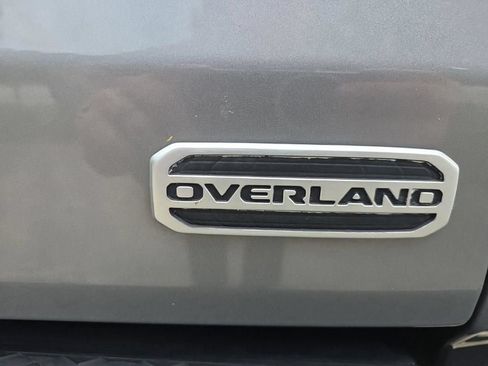 Used 2020 Jeep Gladiator Overland w/ LED Lighting Group AWD/4WD image 31
