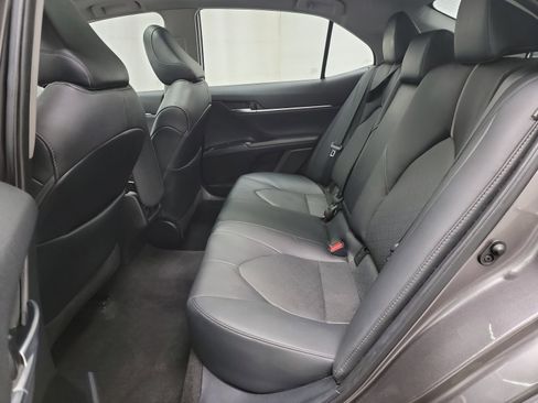 Used 2020 Toyota Camry XSE image 28