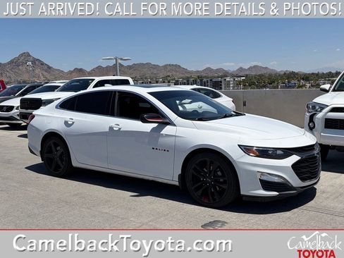 Used 2022 Chevrolet Malibu LT w/ Redline Edition FWD image 1