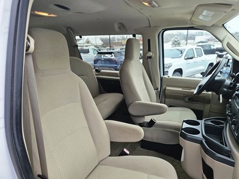 Used 2010 Ford E-350 and Econoline 350 XLT image 14