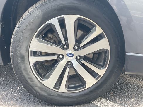 Used 2019 Subaru Outback 2.5i Limited AWD/4WD image 8