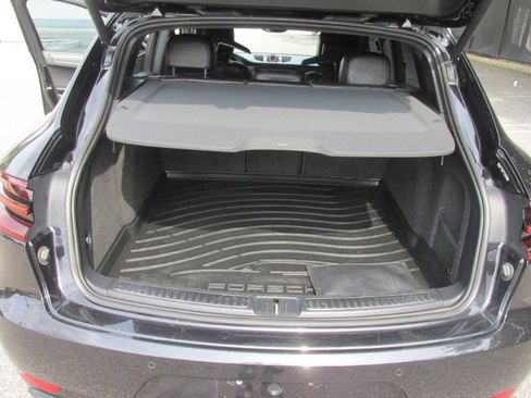 Used 2018 Porsche Macan Turbo image 70