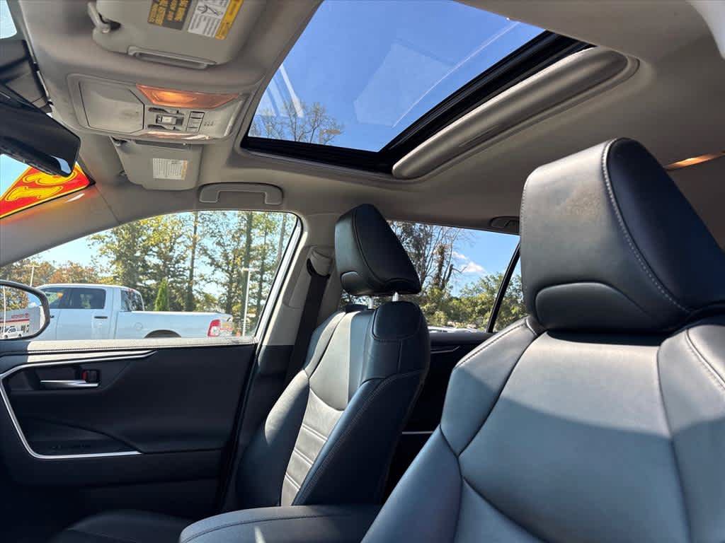 Used 2019 Toyota RAV4 Limited AWD/4WD image 24