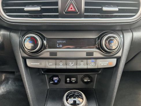 Used 2019 Hyundai Kona Limited FWD image 17