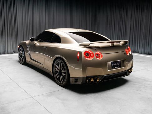 Used 2016 Nissan GT-R Premium AWD/4WD image 33