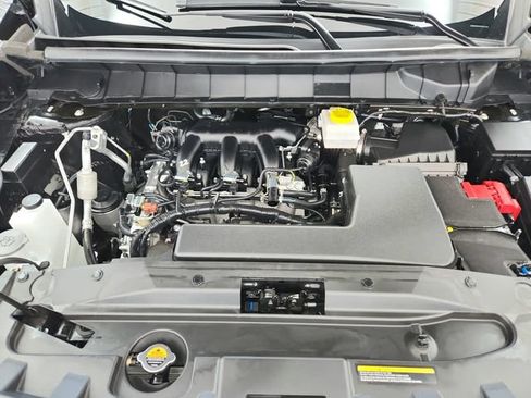 Used 2025 Nissan Pathfinder SL w/ SL Premium Package FWD image 17