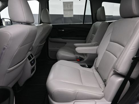 Used 2019 Honda Pilot Elite image 12
