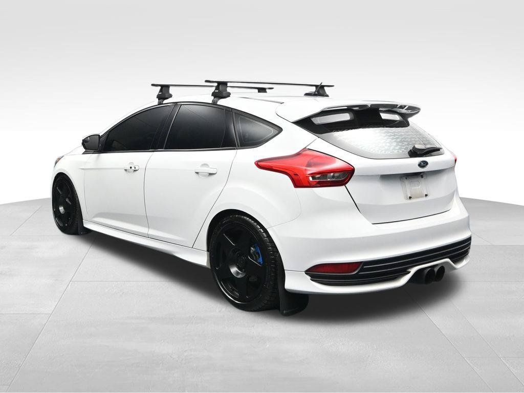 Used 2017 Ford Focus ST FWD image 3