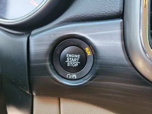 Used 2021 Jeep Grand Cherokee Laredo RWD image 25