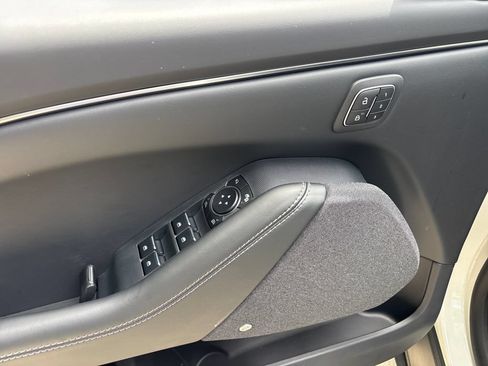 Used 2025 Ford Mustang Mach-E Premium AWD/4WD image 19