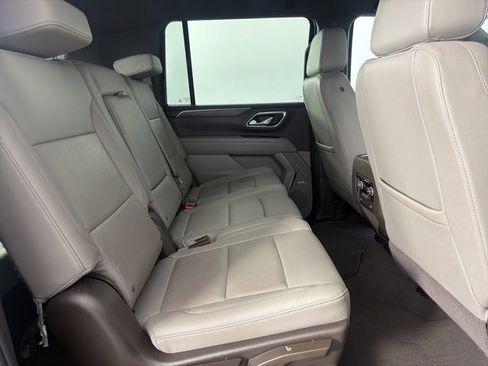 Used 2023 Chevrolet Suburban LT image 11