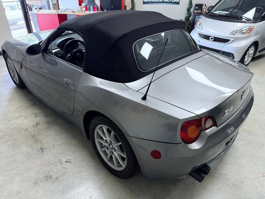 Used 2003 BMW Z4 2.5i RWD image 9