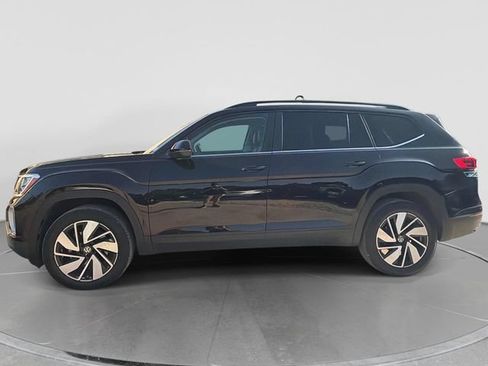Used 2025 Volkswagen Atlas SE AWD/4WD image 2