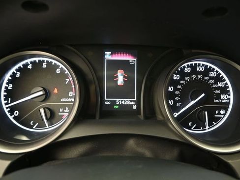 Used 2023 Toyota Camry SE image 8