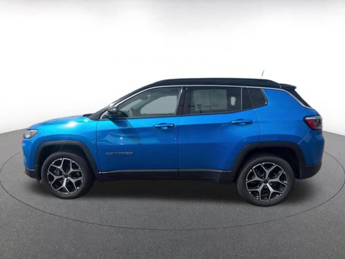 Used 2025 Jeep Compass Limited AWD/4WD image 9