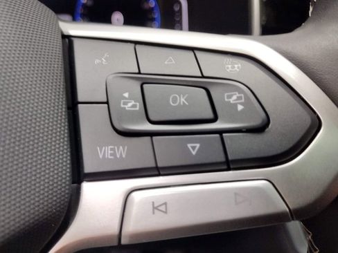 New 2025 Volkswagen Taos SEL image 25