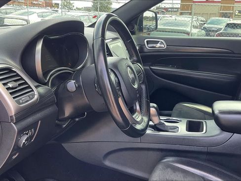 Used 2019 Jeep Grand Cherokee Altitude RWD image 2