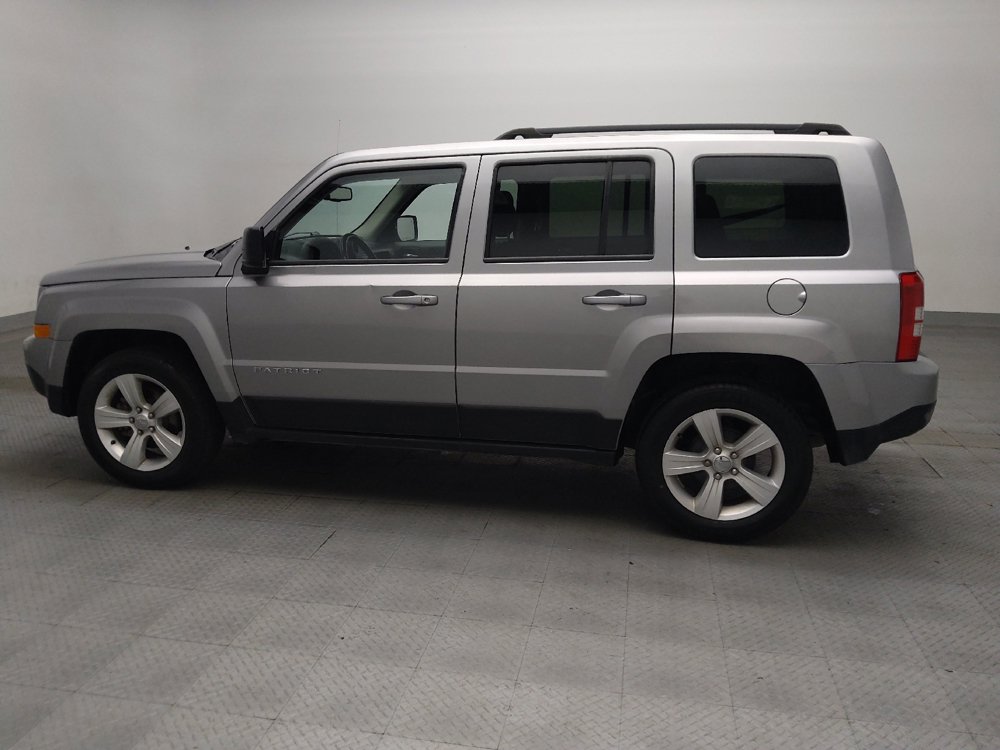 Used 2016 Jeep Patriot Latitude FWD image 3
