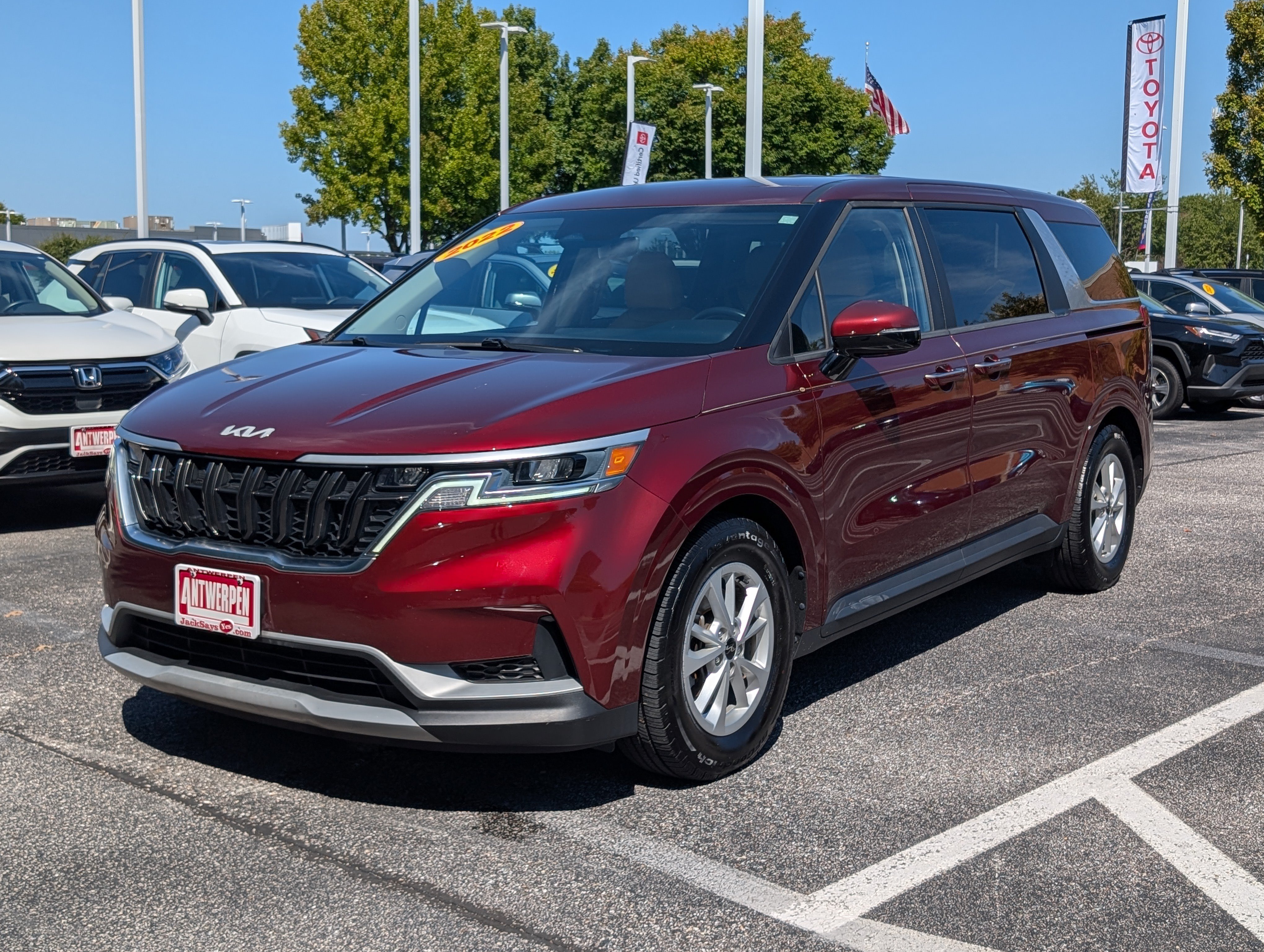 Used 2022 Kia Carnival LX FWD image 7