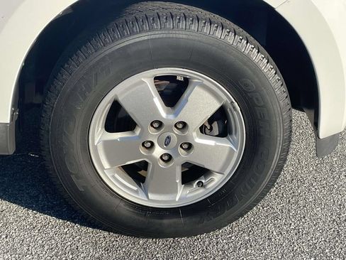 Used 2012 Ford Escape XLS AWD/4WD image 8