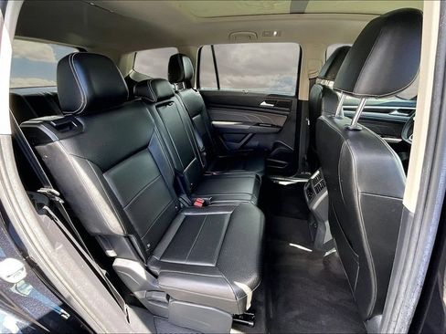 Used 2023 Volkswagen Atlas SE w/ Panoramic Sunroof Package FWD image 25