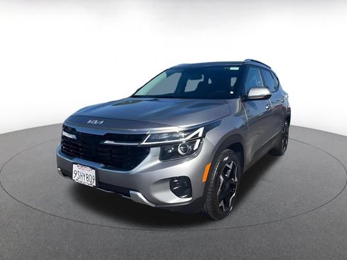 Used 2025 Kia Seltos S FWD image 7