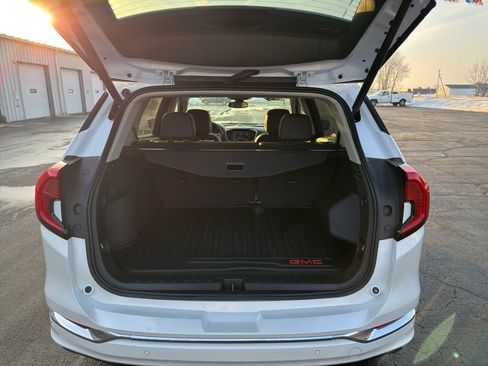 Used 2024 GMC Terrain Denali w/ Denali Premium Package image 17