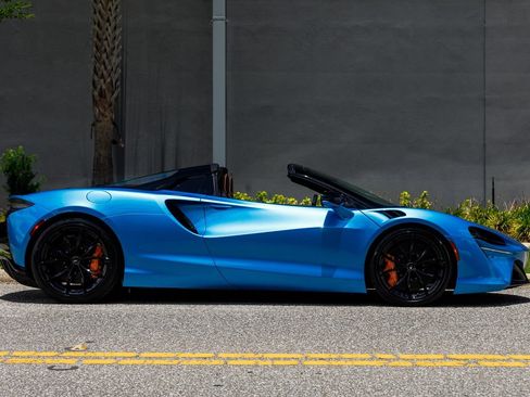 New 2026 McLaren Artura Spider RWD image 29