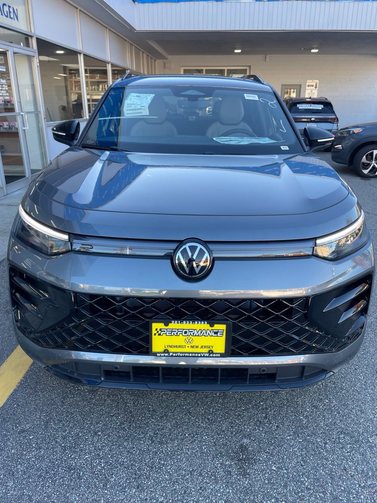New 2026 Volkswagen Tiguan SE R-Line AWD/4WD image 1